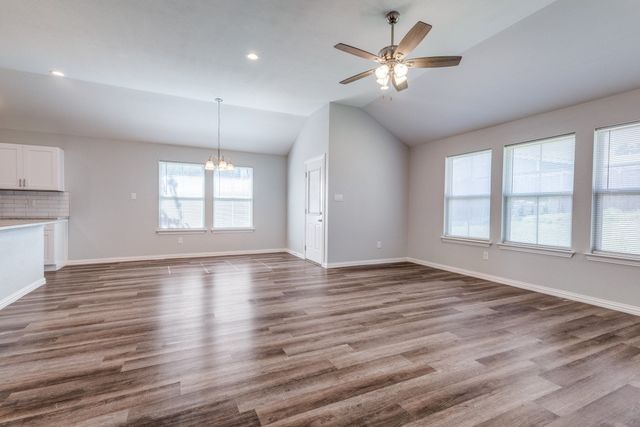 5520 Curzon Avenue, Fort Worth, TX 76107