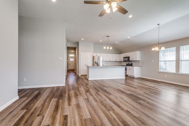 5520 Curzon Avenue, Fort Worth, TX 76107