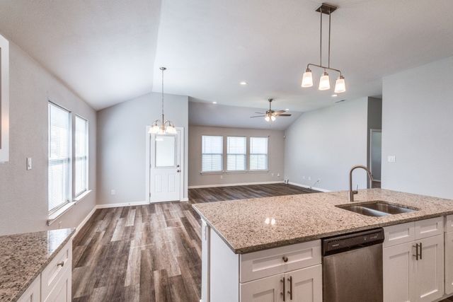 5520 Curzon Avenue, Fort Worth, TX 76107