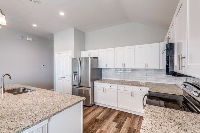 5520 Curzon Avenue, Fort Worth, TX 76107