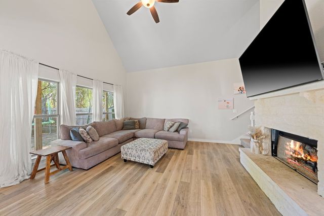 430 C St, Kerrville, TX 78028