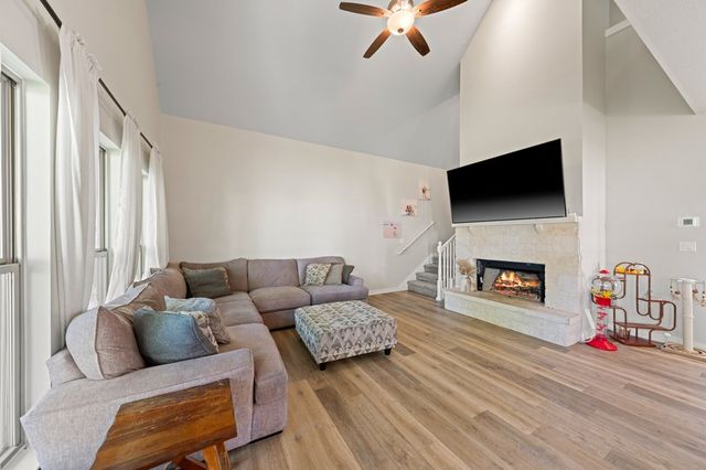 430 C St, Kerrville, TX 78028