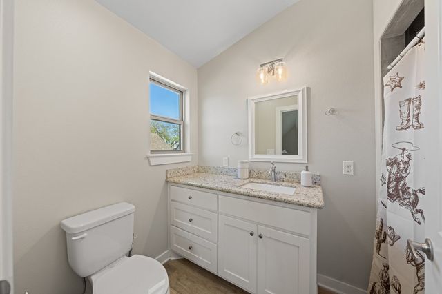 430 C St, Kerrville, TX 78028