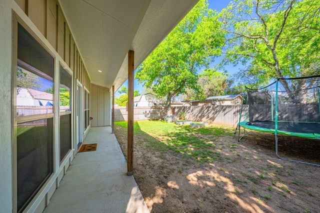 430 C St, Kerrville, TX 78028