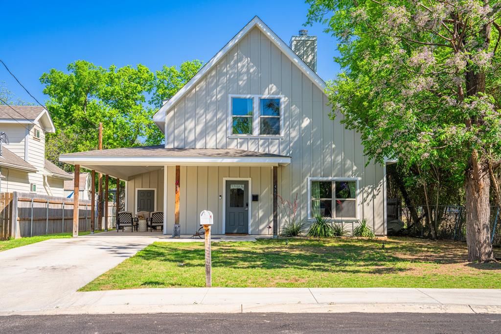 430 C St, Kerrville, TX 78028