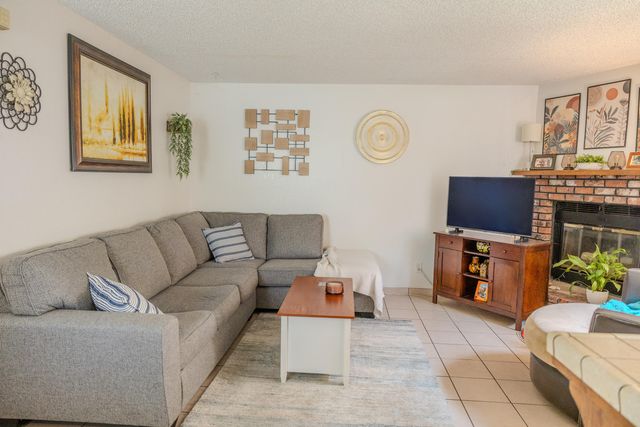 2021 E Laura Avenue 2021, Visalia, CA 93292