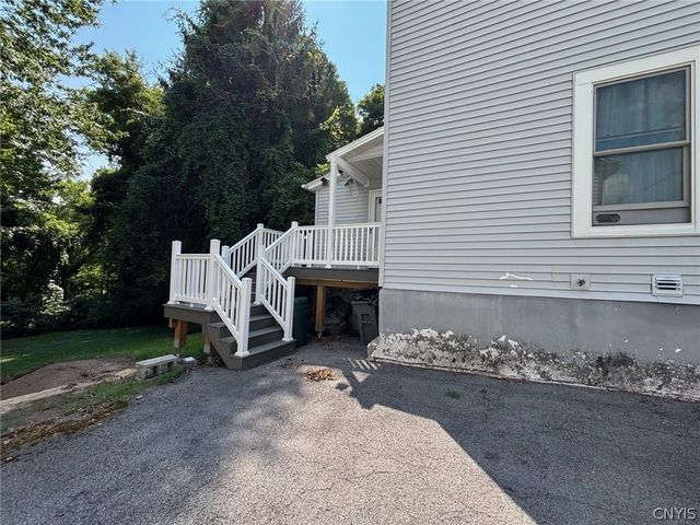 27 Elderkin Avenue, Camillus, NY 13031