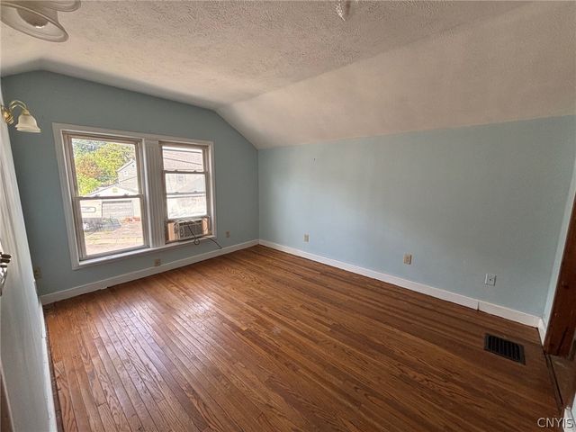 27 Elderkin Avenue, Camillus, NY 13031