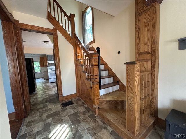 27 Elderkin Avenue, Camillus, NY 13031