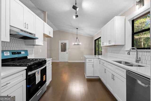 4006 Lake Acworth Drive NW, Acworth, GA 30101