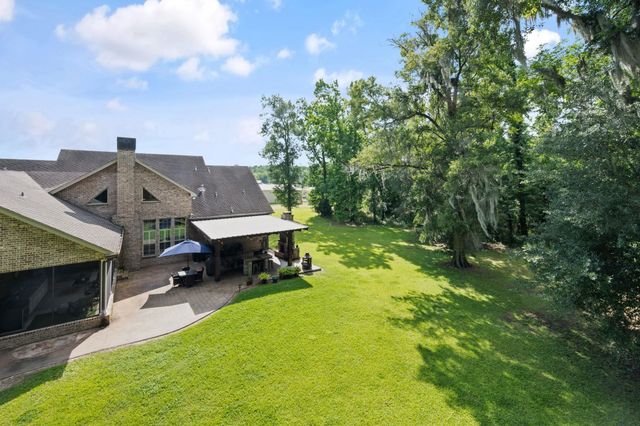 120 Traci Ct, Thibodaux, LA 70301