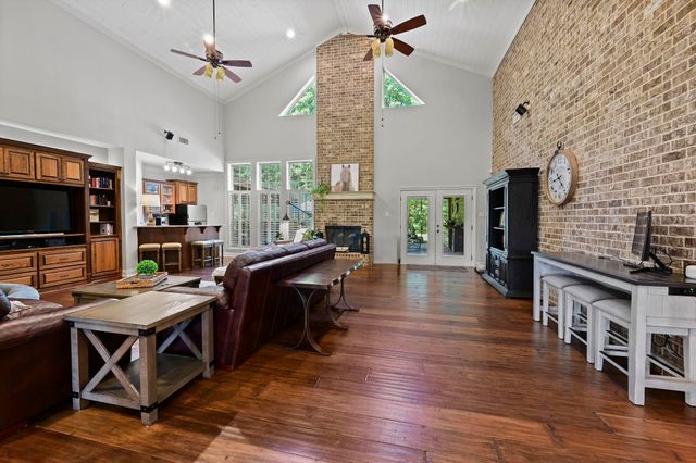 120 Traci Ct, Thibodaux, LA 70301