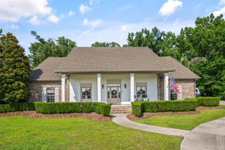 120 Traci Ct, Thibodaux, LA 70301