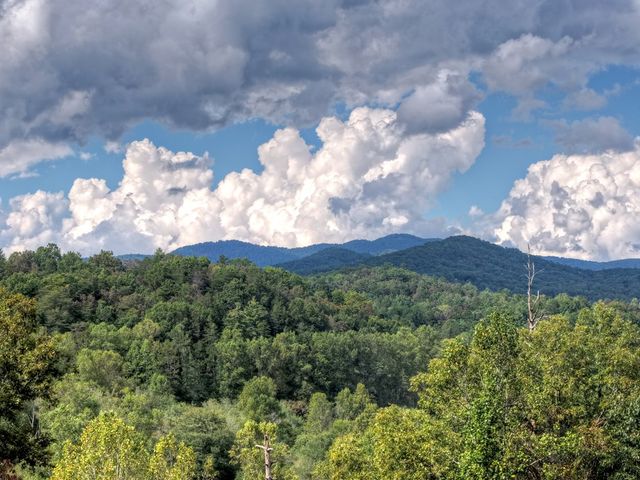 421 Salem Valley Road, Mineral Bluff, GA 30559