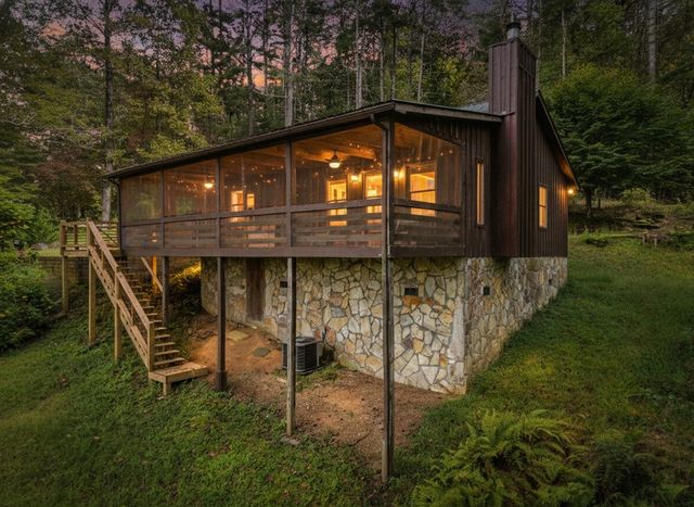 421 Salem Valley Road, Mineral Bluff, GA 30559