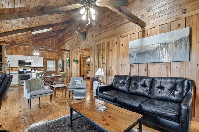 421 Salem Valley Road, Mineral Bluff, GA 30559