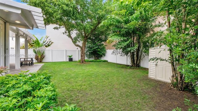 17116 SW 92nd St, Miami, FL 33196