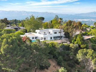 2906 Elvido Drive, Los Angeles, CA 90049