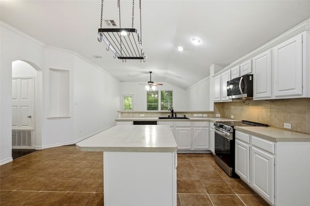 437 Niagara Falls Drive, Anna, TX 75409