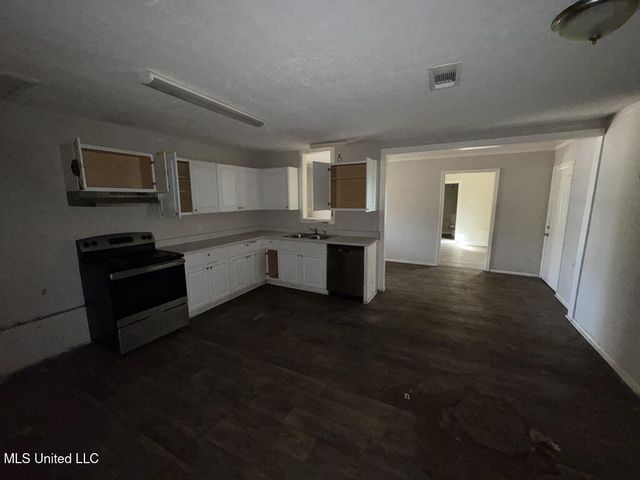 921 Westway Street, Jackson, MS 39212