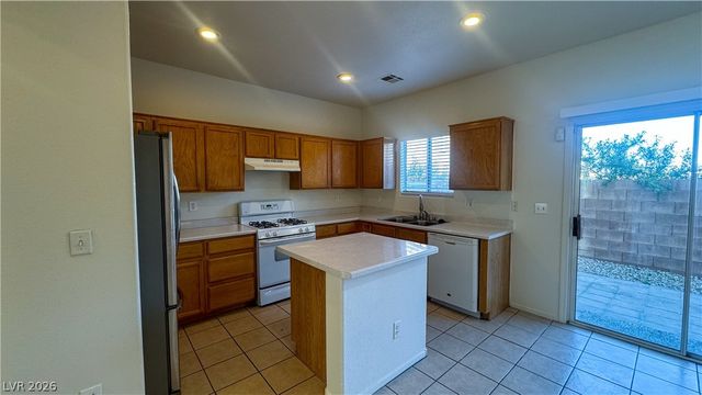 8086 Kings Ransom Street, Las Vegas, NV 89139