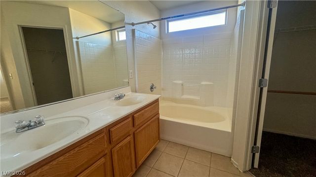 8086 Kings Ransom Street, Las Vegas, NV 89139