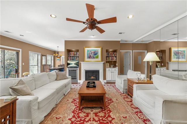 3071 Lenox NE Road 19, Atlanta, GA 30324