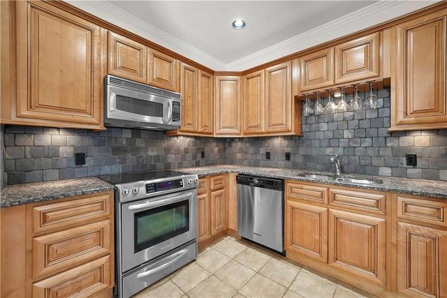 3071 Lenox NE Road 19, Atlanta, GA 30324