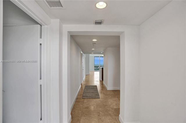 15051 Royal Oaks Lane 2603, North Miami, FL 33181