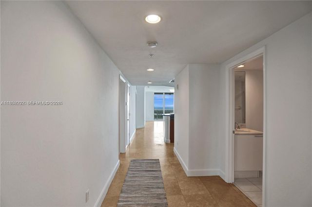 15051 Royal Oaks Lane 2603, North Miami, FL 33181