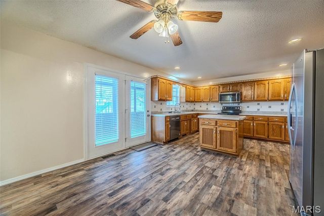 19725 Stirrup Lane, Waynesville, MO 65583