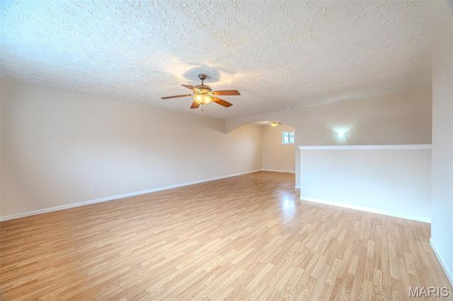 19725 Stirrup Lane, Waynesville, MO 65583