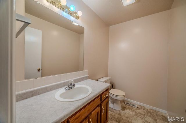 19725 Stirrup Lane, Waynesville, MO 65583