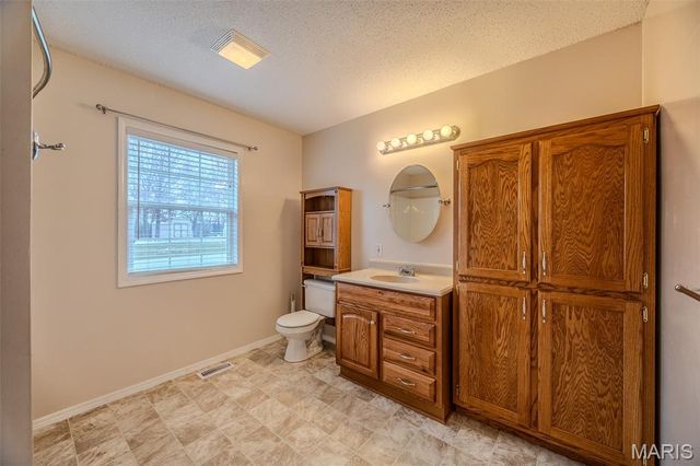 19725 Stirrup Lane, Waynesville, MO 65583