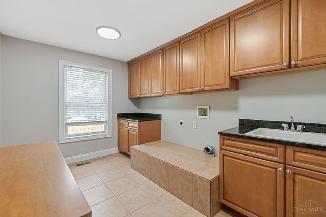 163 Compton Road, Wyoming, OH 45215