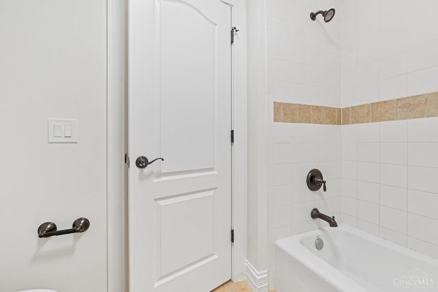 163 Compton Road, Wyoming, OH 45215