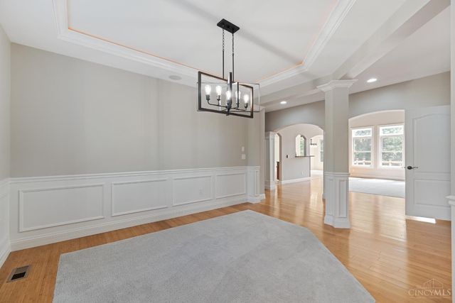 163 Compton Road, Wyoming, OH 45215