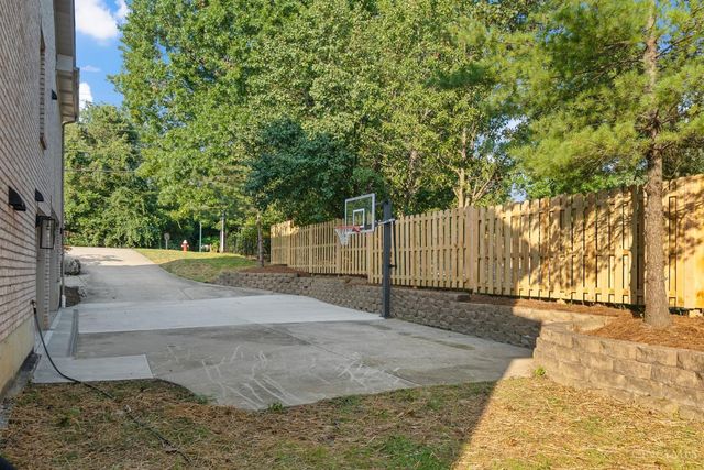 163 Compton Road, Wyoming, OH 45215