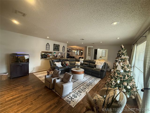 3002 Kimberlea, Muskogee, OK 74403