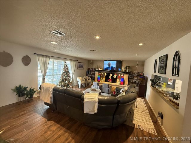 3002 Kimberlea, Muskogee, OK 74403