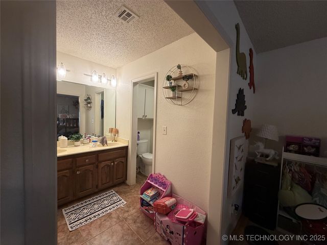 3002 Kimberlea, Muskogee, OK 74403