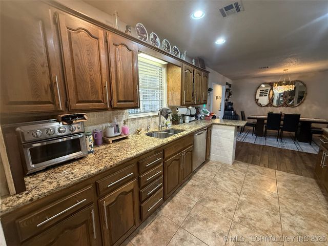 3002 Kimberlea, Muskogee, OK 74403