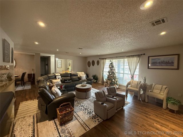 3002 Kimberlea, Muskogee, OK 74403