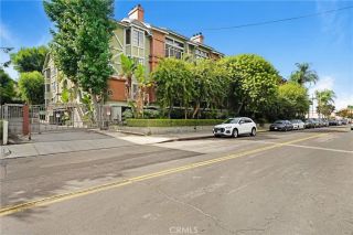 18324 Clark 119, Tarzana, CA 91356