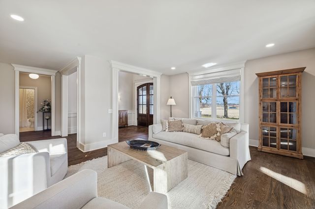 7307 Dunn Rd, Cedar Hill, TN 37032