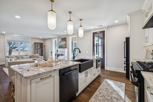 7307 Dunn Rd, Cedar Hill, TN 37032