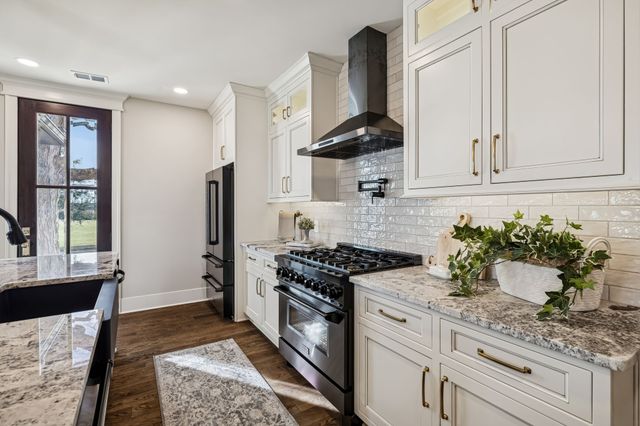 7307 Dunn Rd, Cedar Hill, TN 37032