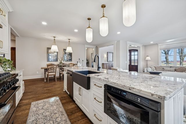 7307 Dunn Rd, Cedar Hill, TN 37032