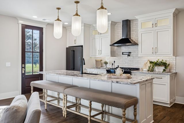 7307 Dunn Rd, Cedar Hill, TN 37032