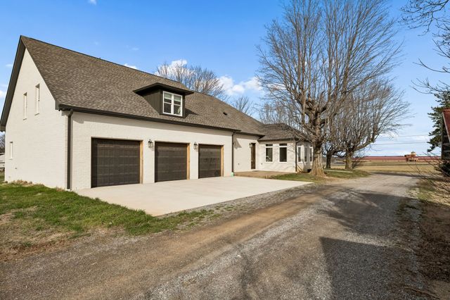 7307 Dunn Rd, Cedar Hill, TN 37032